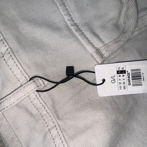 NWT size Large Garage Women's Cream Skorts - Picture 3 of 6